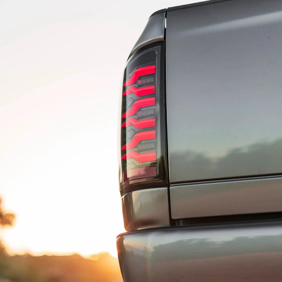 AlphaRex 02-06 Dodge Ram 1500/03-06 Dodge Ram 2500/3500 Truck LUXX-Series LED Tail Lights Black-Red