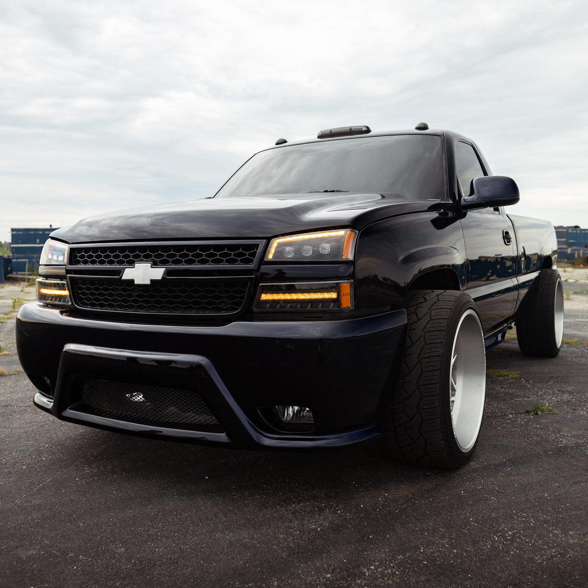 AlphaRex 03-06 Chevrolet Silverado/02-06 Avalanche (without body cladding) NOVA-Series LED Projector Headlights Alpha-Black