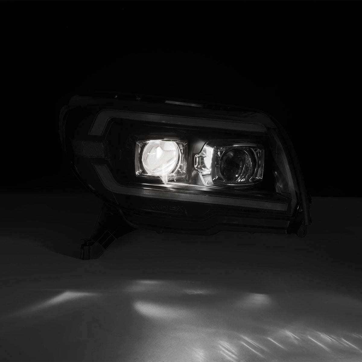 AlphaRex 03-09 Toyota 4Runner LUXX-Series LED Projector Headlights Black