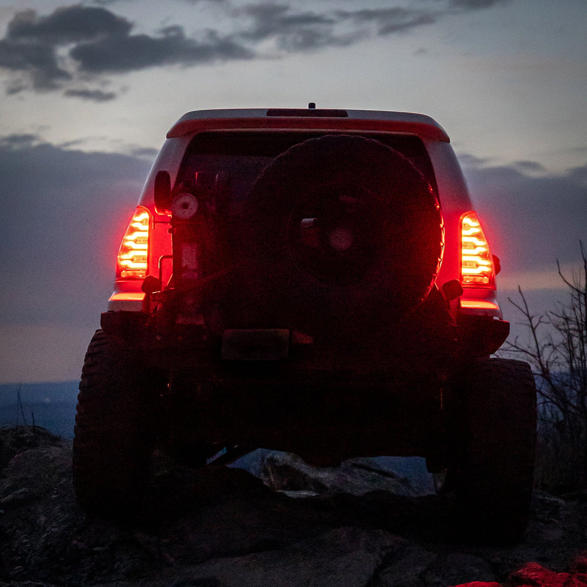 AlphaRex 03-09 Toyota 4Runner LUXX-Series LED Tail Lights Black-Red