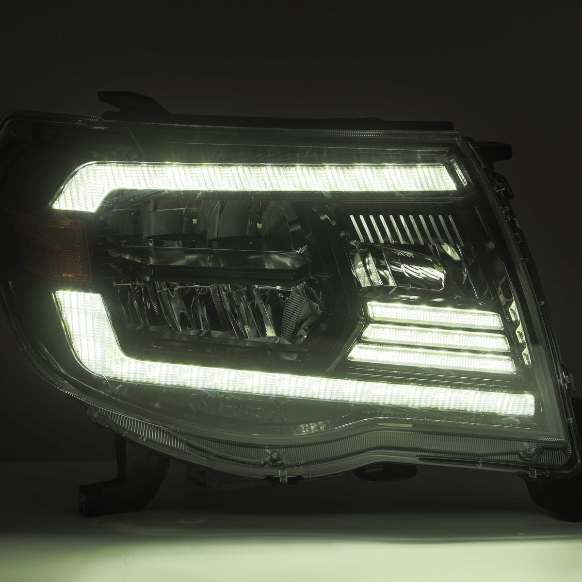 AlphaRex 05-11 Toyota Tacoma LUXX-Series LED Crystal Headlights Black