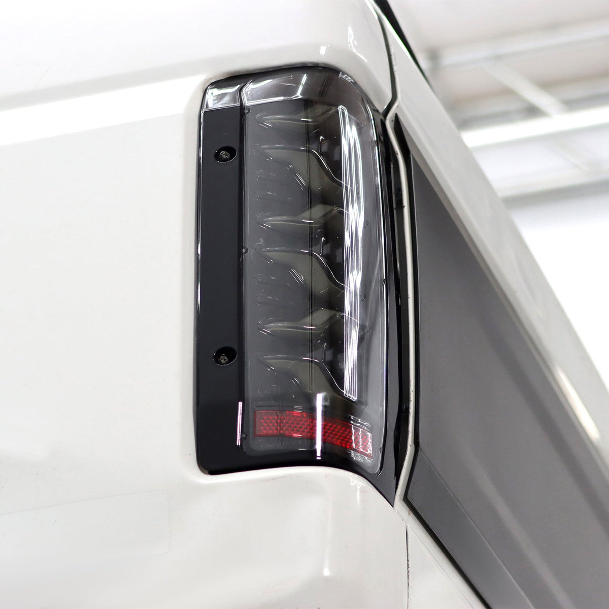 AlphaRex 87-96 Ford F-Series/Bronco LUXX-Series LED Tail Lights Black-Red
