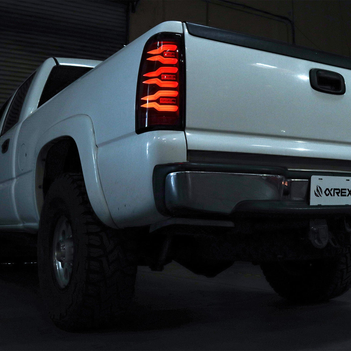 AlphaRex 99-06 Chevrolet Silverado/99-06 GMC Sierra LUXX-Series LED Tail Lights Black Smoke